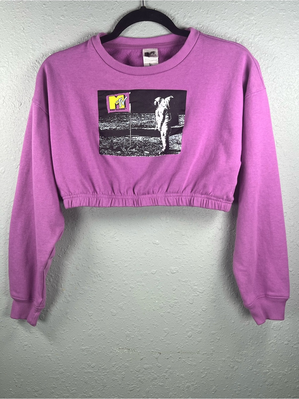 MTV Cropped Graphic Sweatshirt Pink XS Music Television - Picture 2 of 8